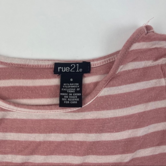 Rue 21 Womens Tshirt Pink White Blue Striped Small - Picture 3 of 7